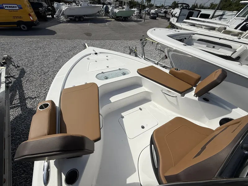 Slide: The Image of Sea Pro 250 Bay WITH ZIP WAKE TABS 2026 - 4