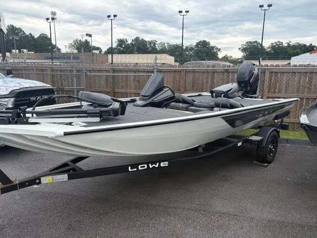 The Image of Lowe Stinger ST175 2025 - 1