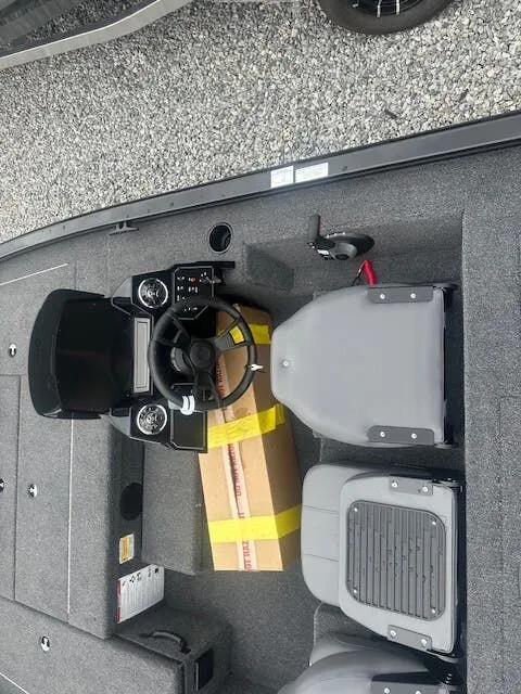 Slide: The Image of Lowe Stinger 175 2025 - 7