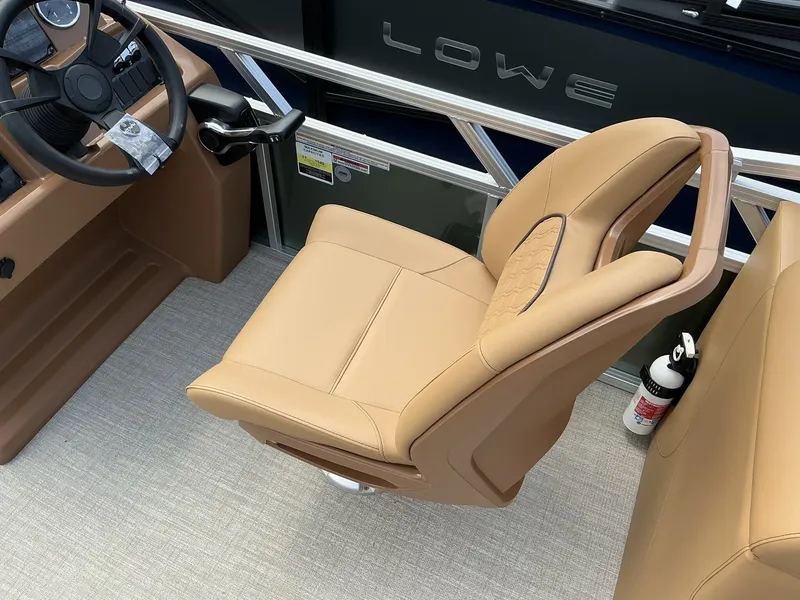 Slide: The Image of Avalon VLS 23 QUAD LOUNGER 2025 - 10