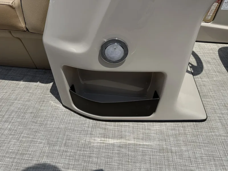 Slide: The Image of Lowe Ss 230 2025 - 3