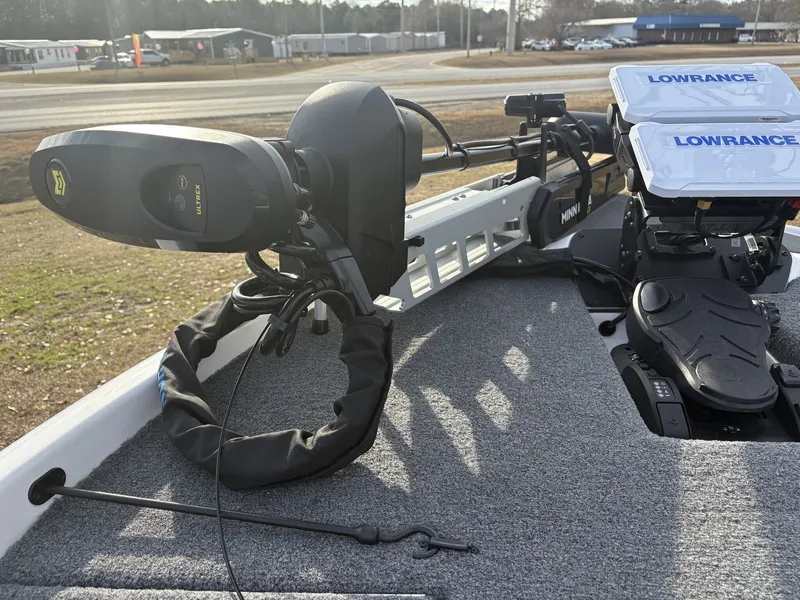 Slide: The Image of Falcon Boats 18 Freedom 2025 - 30