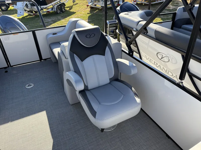 Slide: The Image of Veranda Vista Series VS22RC 2025 - 11