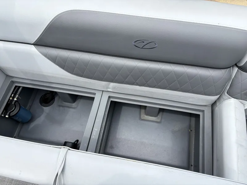 Slide: The Image of Veranda Vista View Series VV22 150HP TRITOON 2025 - 11