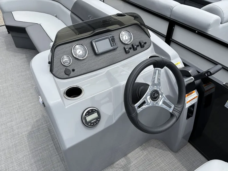 Slide: The Image of Veranda Vista View Series VV22 150HP TRITOON 2025 - 7