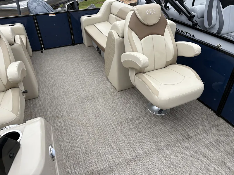 Slide: The Image of Veranda Vista View Series VV22 TRITOON 150HP 2025 - 12