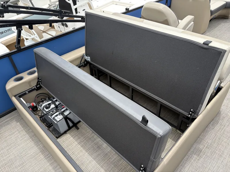 Slide: The Image of Viaggio Lago V L22S 2022 - 14