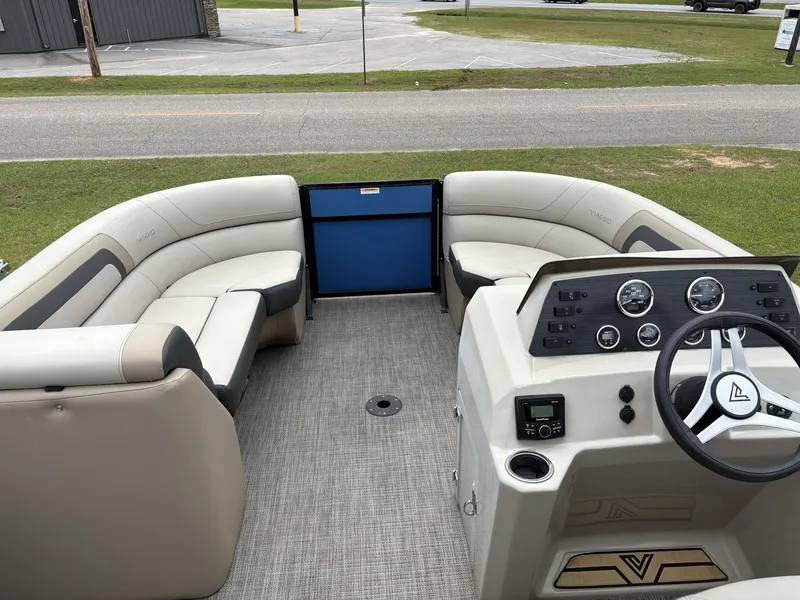 Slide: The Image of Viaggio Lago V L22S 2022 - 4