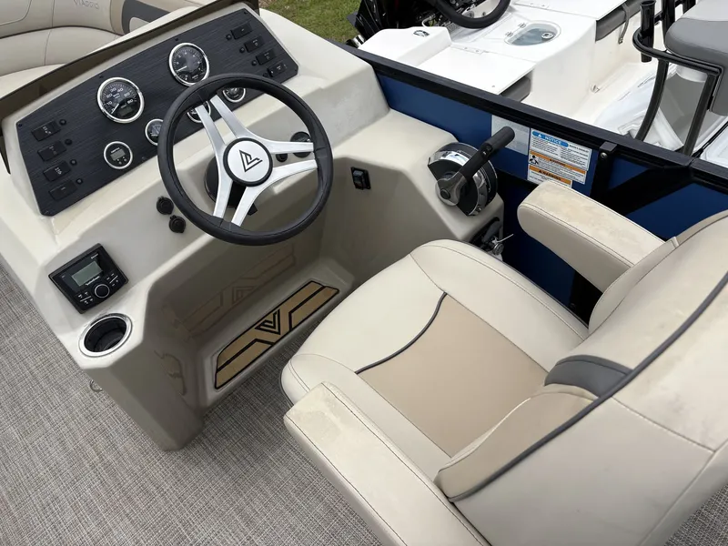 Slide: The Image of Viaggio Lago V L22S 2022 - 5