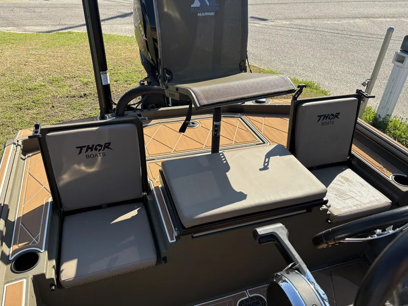 Slide: The Image of Thor LAKE HAMMER 1900 CC 2024 - 6