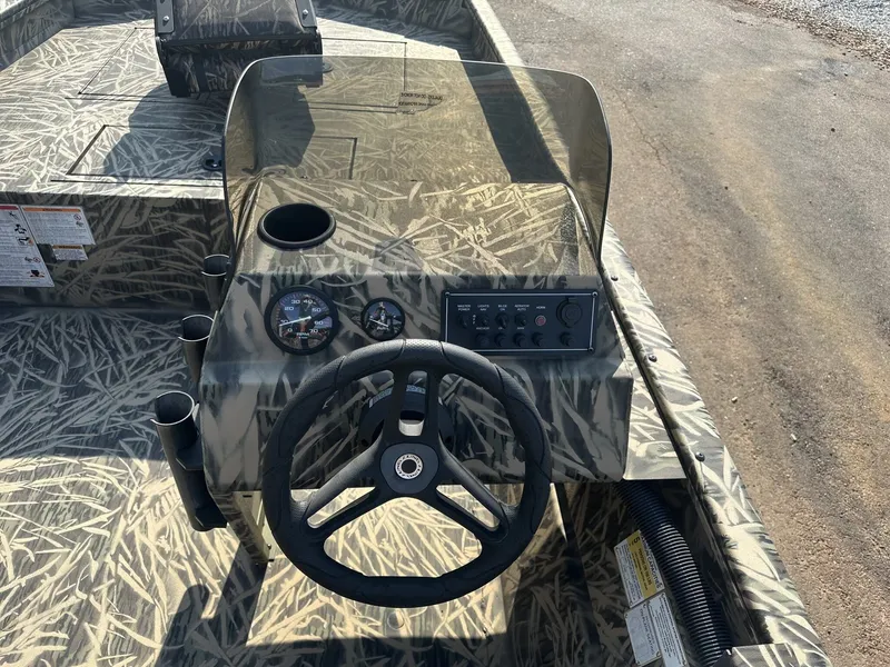 Slide: The Image of Lund 1760 Predator SS 2024 - 3