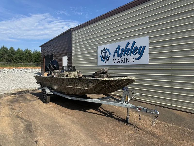 Slide: The Image of Lund 1760 Predator SS 2024 - 4