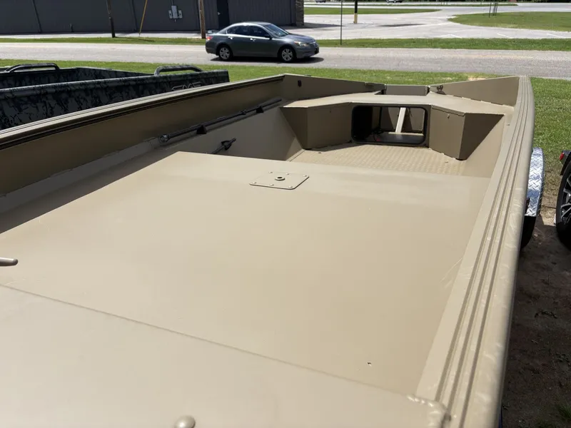 Slide: The Image of Edge Duck Boats Sportsman Series 656DB 2025 - 3