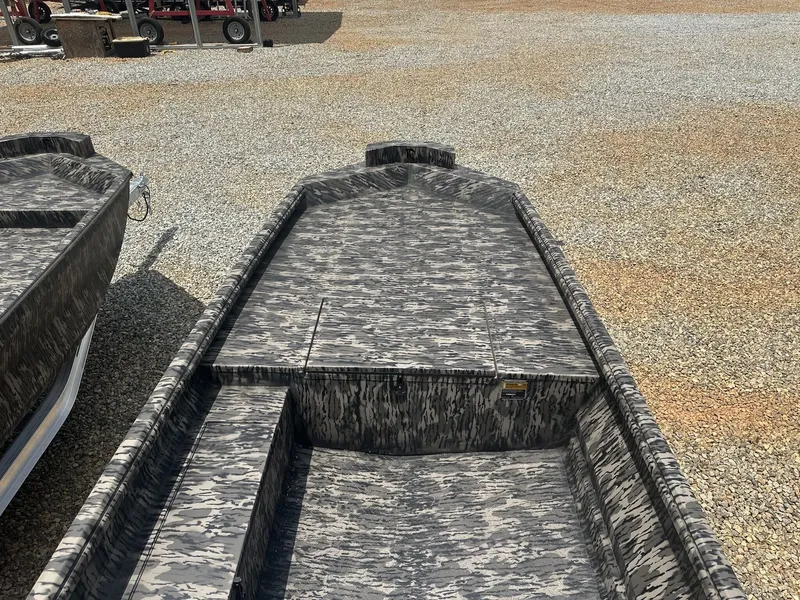 Slide: The Image of Reaper Boats 756 STEP TRANSOM 2026 - 8