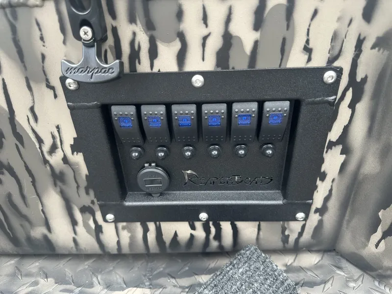 Slide: The Image of Reaper Boats 656 656 STEP TRANSOM 2026 - 8