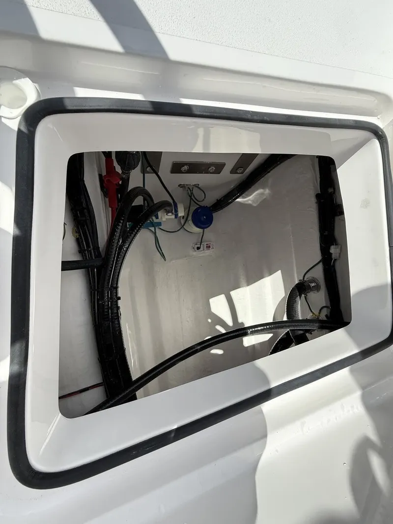 Slide: The Image of Twin Vee GFX 24GFX 2026 - 13