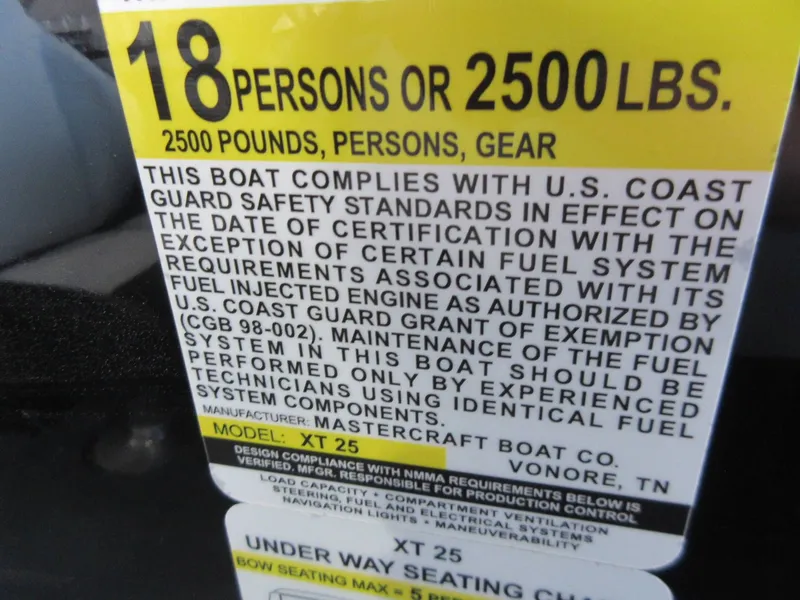 Slide: The Image of MasterCraft XT25 2018 - 12