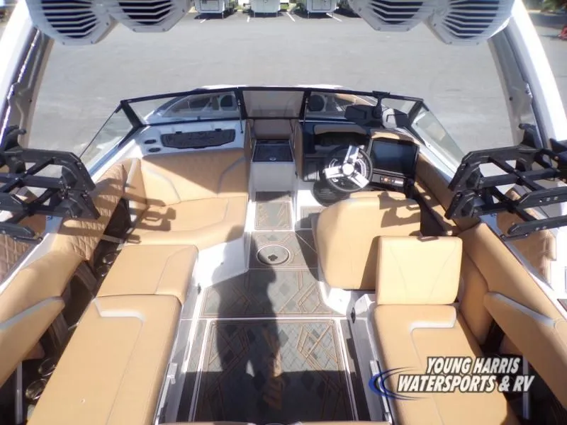 Slide: The Image of Tigé 22RZX 2024 - 10