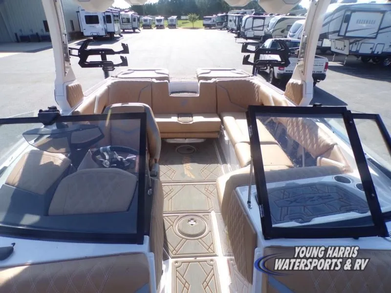 Slide: The Image of Tigé 22RZX 2024 - 11