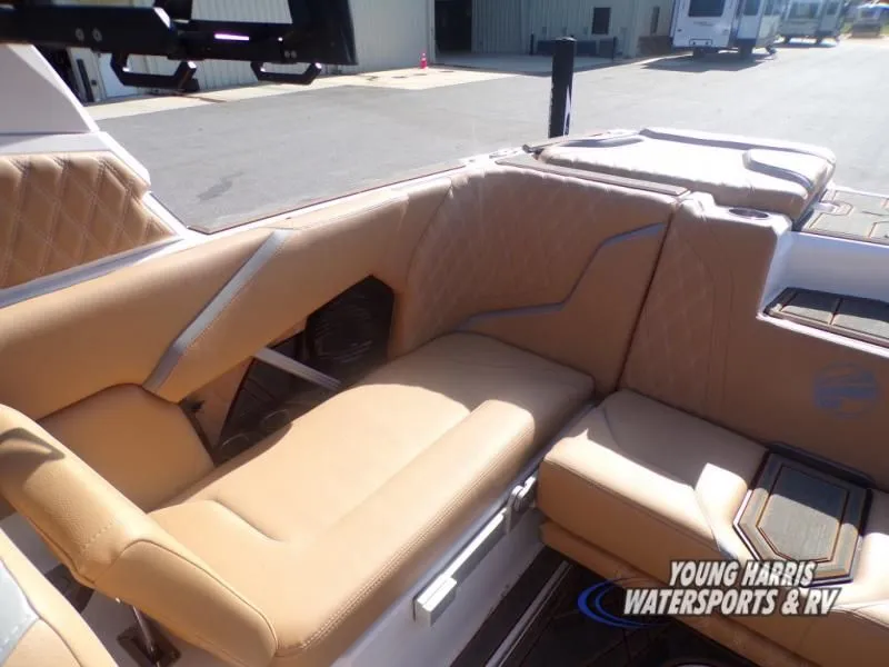 Slide: The Image of Tigé 22RZX 2024 - 14