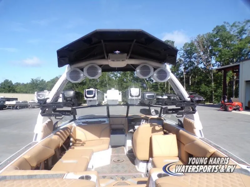 Slide: The Image of Tigé 22RZX 2024 - 9