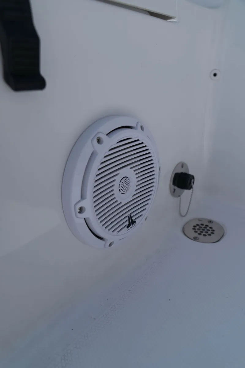 Slide: The Image of Sea Hunt Ultra 234 2025 - 23