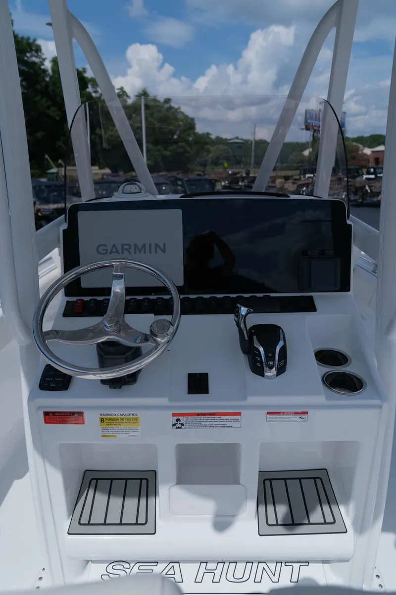 Slide: The Image of Sea Hunt Ultra 234 2025 - 25