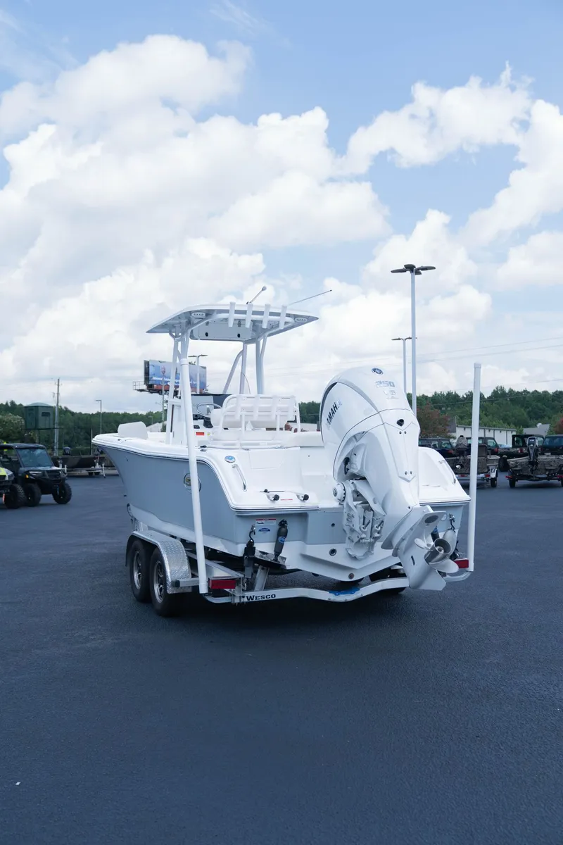 Slide: The Image of Sea Hunt Ultra 234 2025 - 5