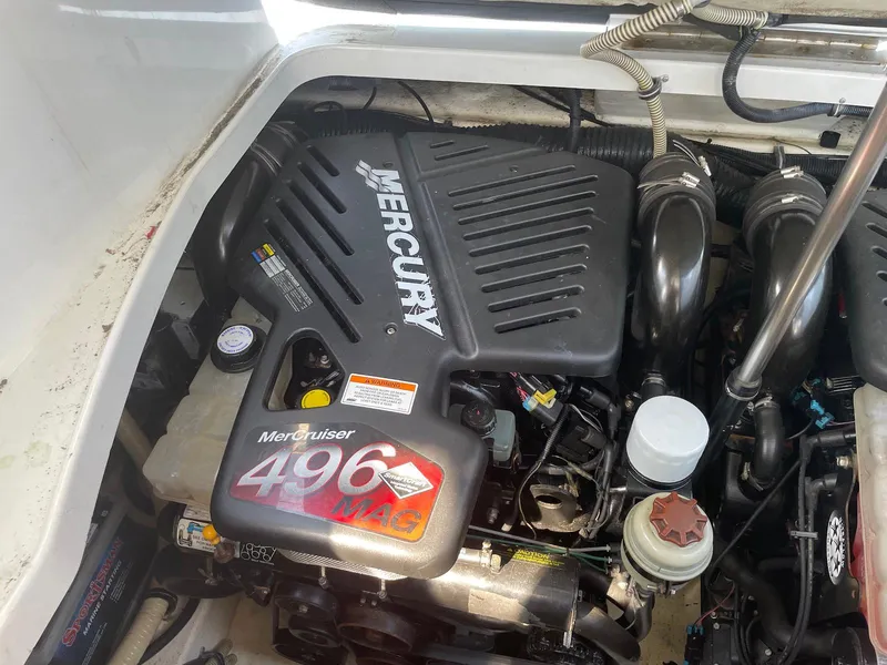 Slide: The Image of Engine compartment of a 2008 Formula 31 PC with MerCruiser 496 MAG engine. - 22