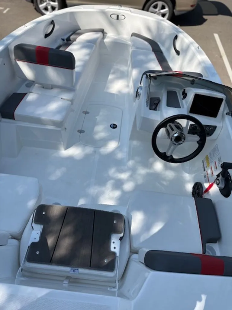 Slide: The Image of Tahoe T 16 2024 - 11