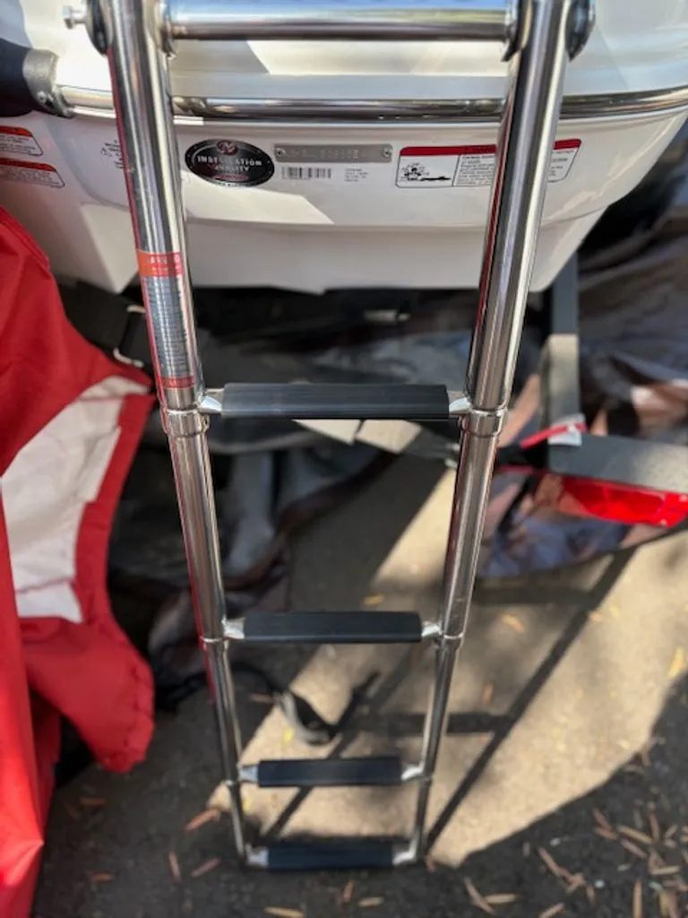 Slide: The Image of Tahoe T 16 2024 - 23