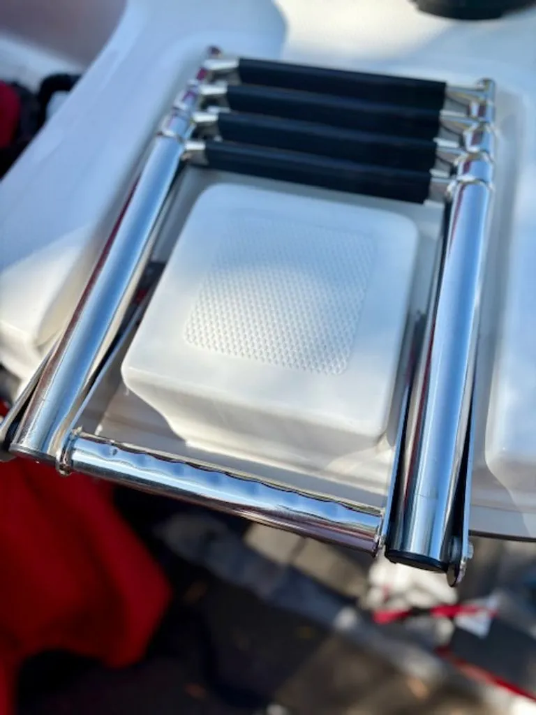 Slide: The Image of Tahoe T 16 2024 - 24