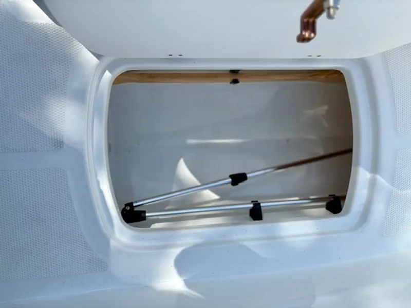 Slide: The Image of Tahoe T 16 2024 - 25