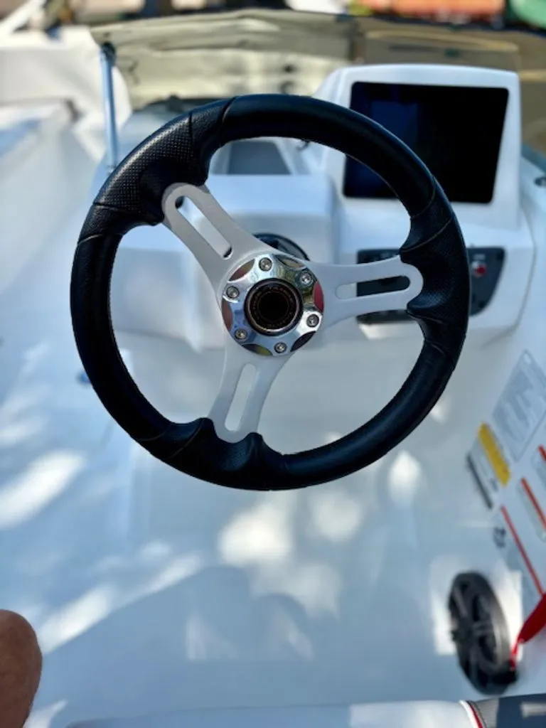 Slide: The Image of Tahoe T 16 2024 - 7