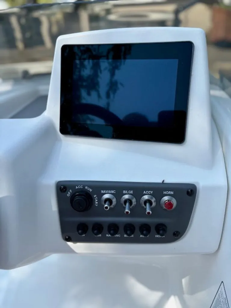 Slide: The Image of Tahoe T 16 2024 - 8