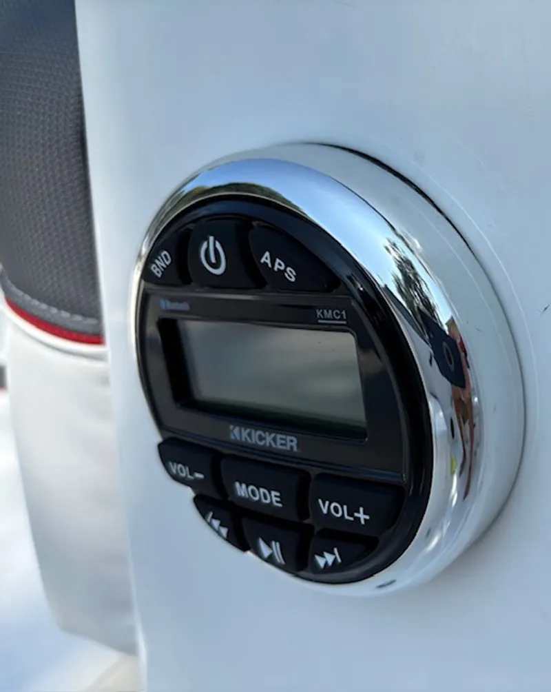 Slide: The Image of Tahoe T 16 2024 - 9