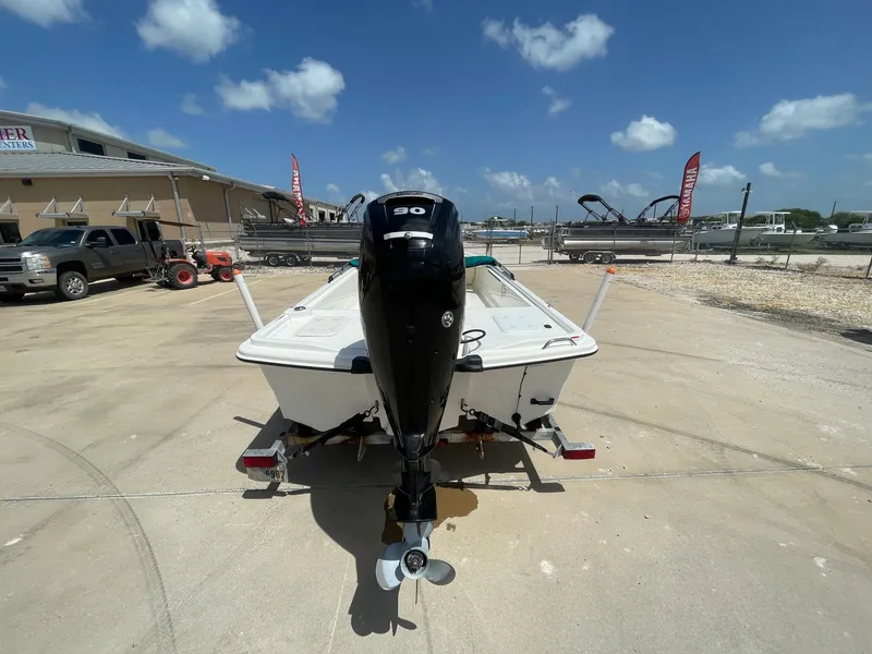 Slide: The Image of Mako Pro Skiff 19 CC 2017 - 13