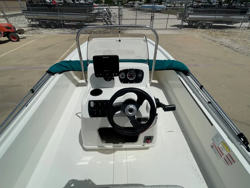 Slide: The Image of Mako Pro Skiff 19 CC 2017 - 21