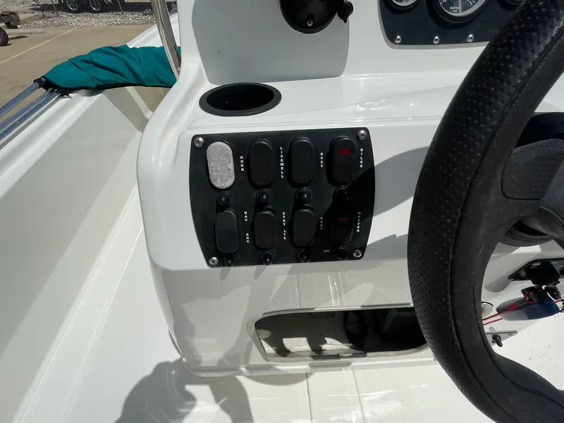 Slide: The Image of Mako Pro Skiff 19 CC 2017 - 23