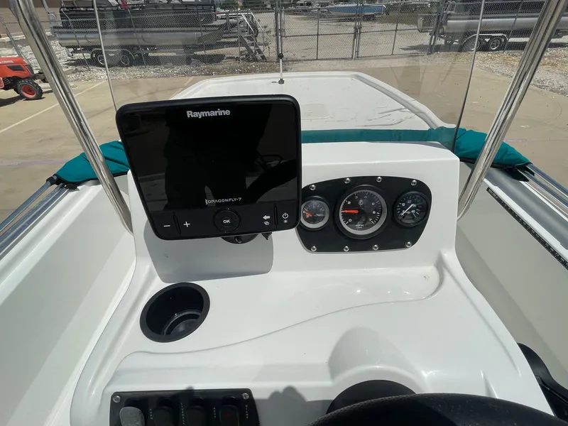 Slide: The Image of Mako Pro Skiff 19 CC 2017 - 24