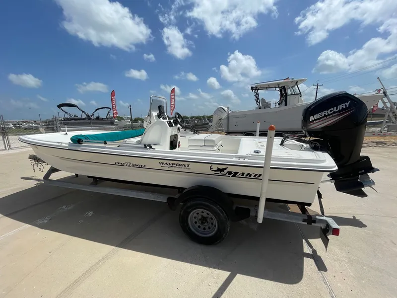 Slide: The Image of Mako Pro Skiff 19 CC 2017 - 7