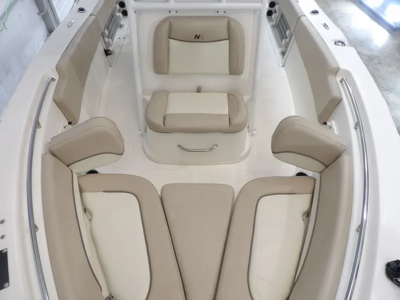 Slide: The Image of NauticStar 2102 2017 - 12