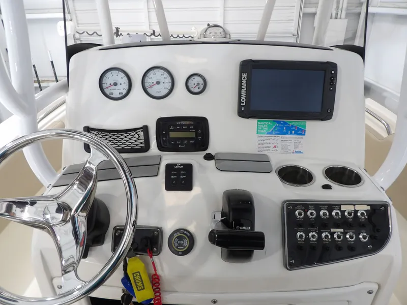 Slide: The Image of NauticStar 2102 2017 - 15