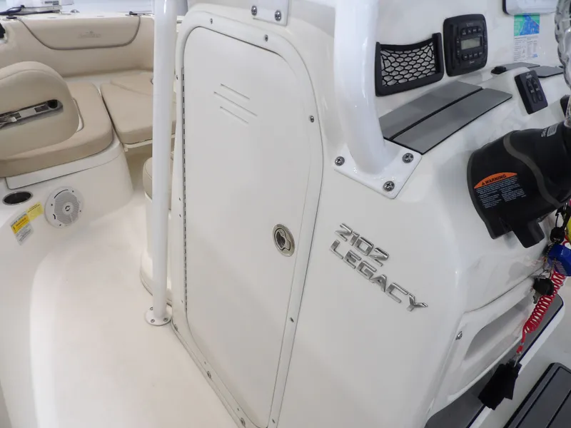 Slide: The Image of NauticStar 2102 2017 - 17