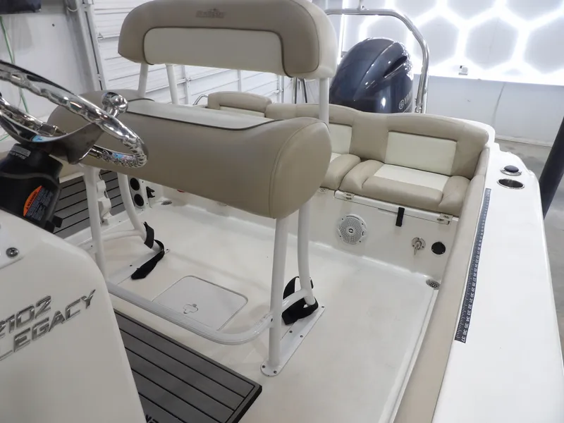 Slide: The Image of NauticStar 2102 2017 - 19