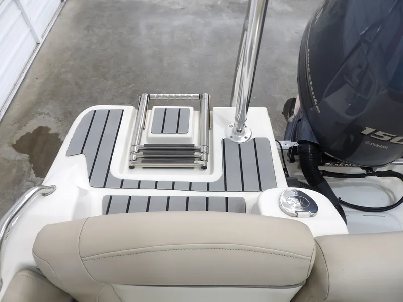 Slide: The Image of NauticStar 2102 2017 - 23