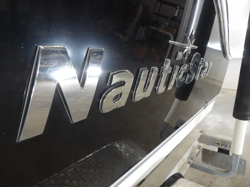 Slide: The Image of NauticStar 2102 2017 - 6
