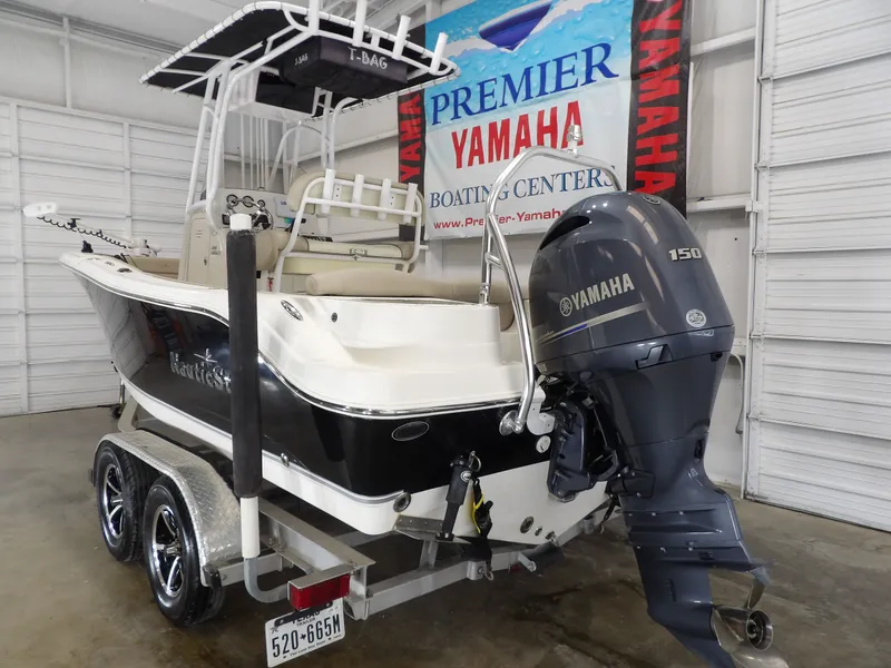 Slide: The Image of NauticStar 2102 2017 - 7