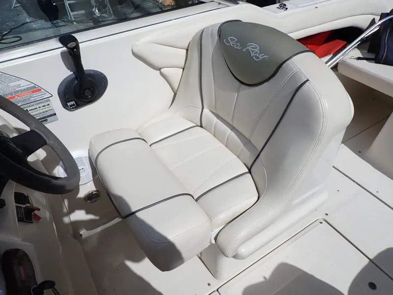 Slide: The Image of Sea Ray Weekender 2005 - 28