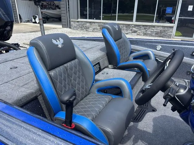 Slide: The Image of Phoenix Bass Boat 819ZXL 2026 - 6